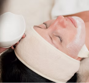 Chemisches Peeling zur Verfeinerung des Hautbild bei Estetica Köln